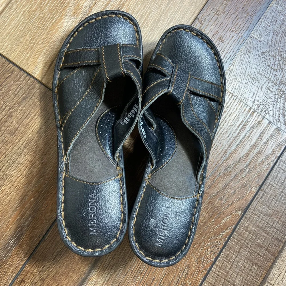 Merona leather wedge